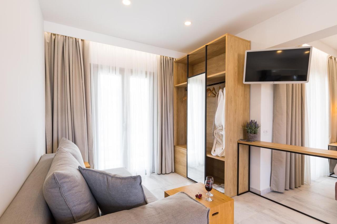 V Luxury Suites Kanálion Exteriör bild