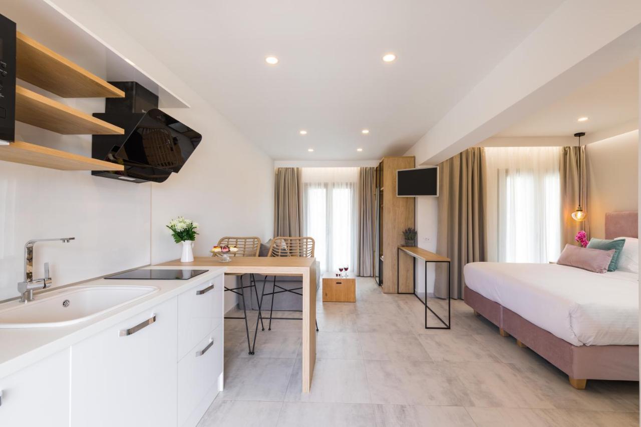 V Luxury Suites Kanálion Exteriör bild